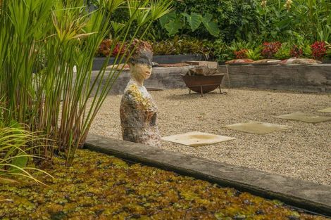 Photo of property in 19 Victoria Street, Coromandel, 3506