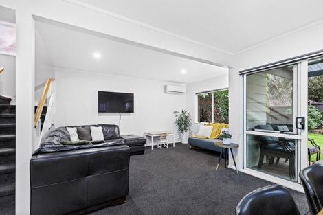 Photo of property in 2/41 Colwill Road, Massey, Auckland, 0614