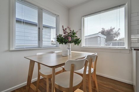 Photo of property in 34 Middle Road, Havelock North, 4130