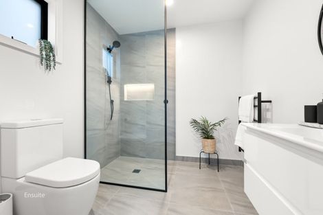 Photo of property in 16 Cuba Street, Petone, Lower Hutt, 5012