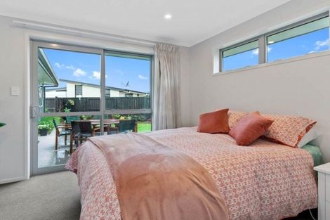 Photo of property in 22 Olney Court, One Tree Point, 0118