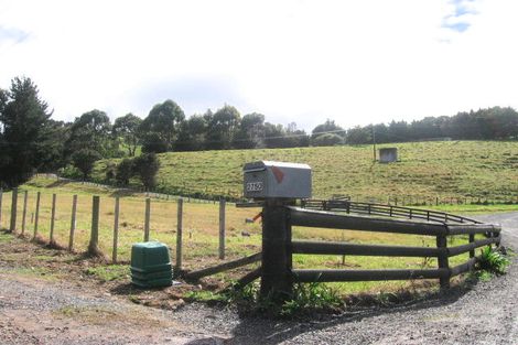 Photo of property in 2740 Long Bay Road, Coromandel, 3581