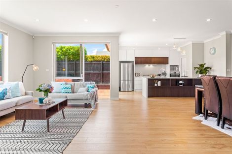 Photo of property in 6 Coote Way, Kumeu, 0810