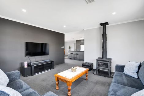 Photo of property in 20a Estate Grove, Inglewood, 4330