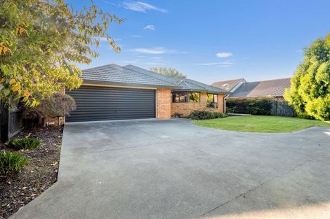 Photo of property in 15 Hemingford Place, Halswell, Christchurch, 8025