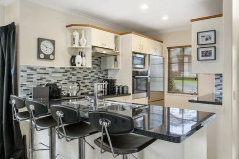 Photo of property in 28 Lakeridge Close, Rangatira Park, Taupo, 3330