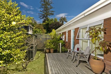 Photo of property in 1/24 Seabreeze Road, Narrow Neck, Auckland, 0624