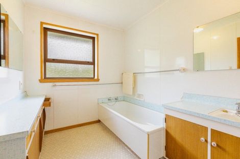 Photo of property in 32 Domain Road, Waipawa, 4210