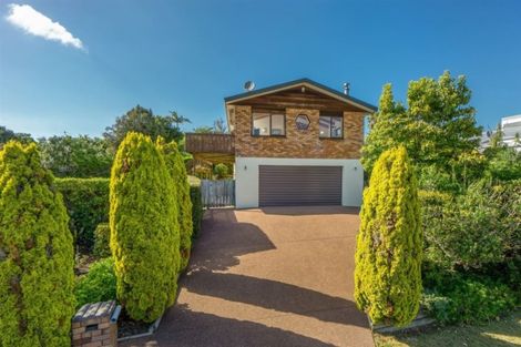 Photo of property in 1 Albert Hall Drive, Red Beach, 0932