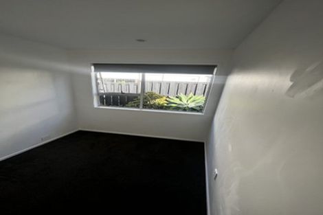 Photo of property in 1/7 Yarra Place, Botany Downs, Auckland, 2010