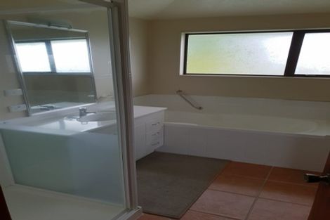 Photo of property in 21 Wadeley Road, Ilam, Christchurch, 8041