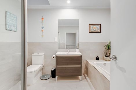 Photo of property in 11 Cambie Avenue, Red Beach, 0932