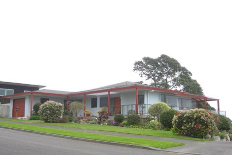 Photo of property in 8 Shearer Drive, Oakura, 4314
