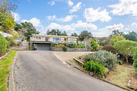 Photo of property in 17 Davis Grove, Wainuiomata, Lower Hutt, 5014