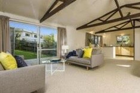 Photo of property in 55 Sunnynook Road, Forrest Hill, Auckland, 0620