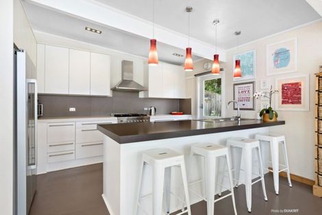 Photo of property in 13 Dasent Street, Karori, Wellington, 6012