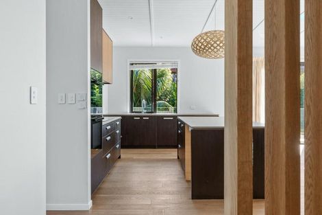 Photo of property in 102 Vipond Road, Stanmore Bay, Whangaparaoa, 0932