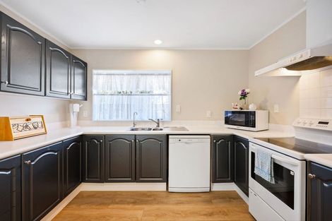 Photo of property in 1/242 Botany Road, Golflands, Auckland, 2013