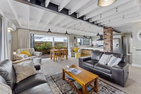 Photo of property in 5 Colombo Street, Hokowhitu, Palmerston North, 4410