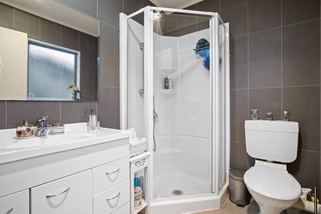 Photo of property in 65 The Glade South, Pukekohe, 2120