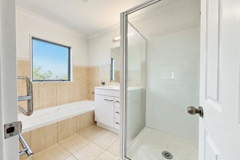 Photo of property in 10 Andrusha Place, Flat Bush, Auckland, 2019