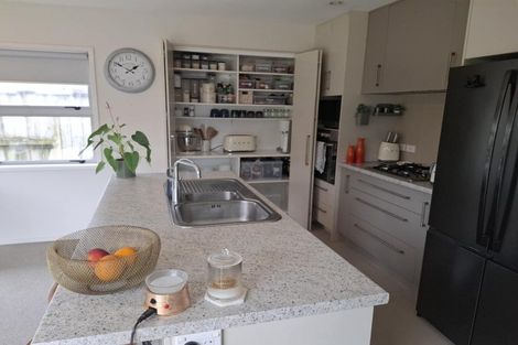 Photo of property in 4 Butterworth Crescent, Papamoa Beach, Papamoa, 3118