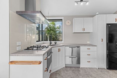 Photo of property in 23a Donnelly Street, Oakura, 4314