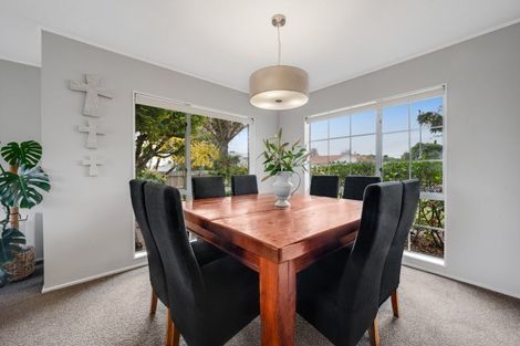 Photo of property in 18 Matterhorn Crescent, Northpark, Auckland, 2013