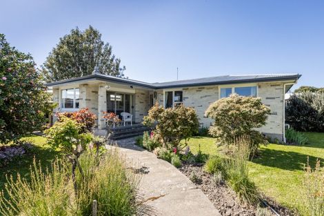 Photo of property in 1030 Grove Road, Mayfair, Hastings, 4122