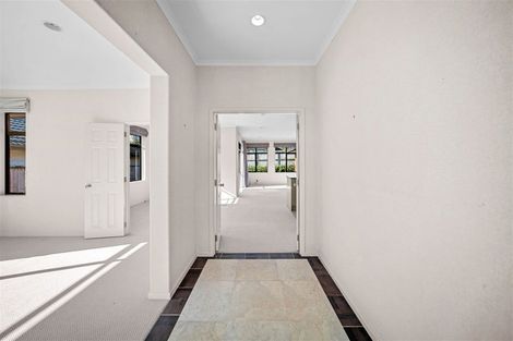 Photo of property in 8 Pennygale Close, Flat Bush, Auckland, 2016