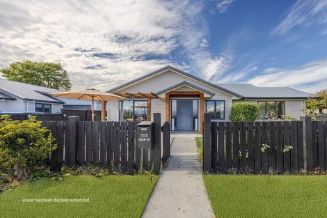 Photo of property in 208 Warren Street, Wanaka, 9305