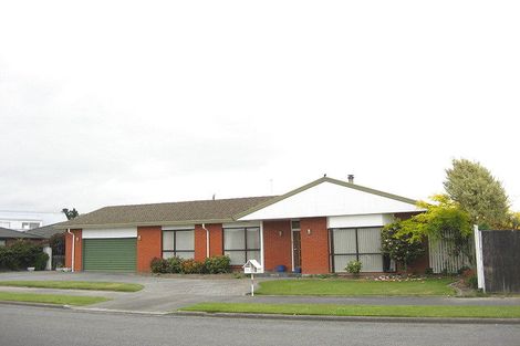 Photo of property in 25 Radiata Avenue, Parklands, Christchurch, 8083