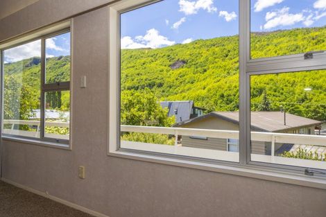 Photo of property in 37 Devon Street, Arrowtown, 9302