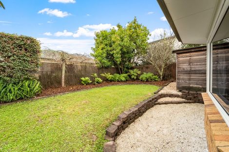 Photo of property in 27 Ponderosa Drive, Oteha, Auckland, 0632