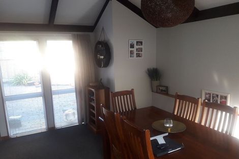 Photo of property in 1/196 Dowse Drive, Maungaraki, Lower Hutt, 5010