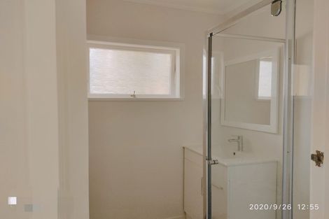 Photo of property in 1/4 Lynn Road, Bayview, Auckland, 0629