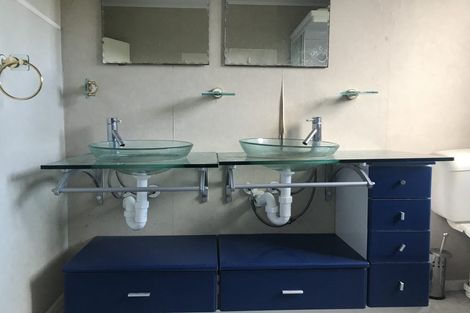 Photo of property in 32 Royal Road, Massey, Auckland, 0614