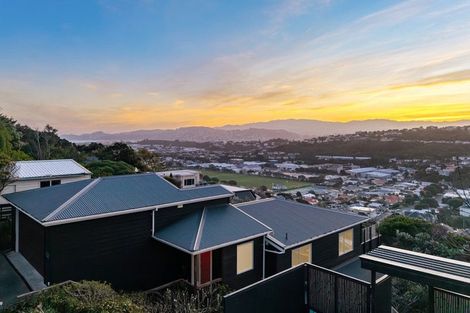 Photo of property in 81 Nevay Road, Miramar, Wellington, 6022