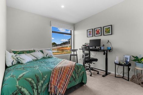 Photo of property in 13 Starlight Place, Langs Beach, 0582