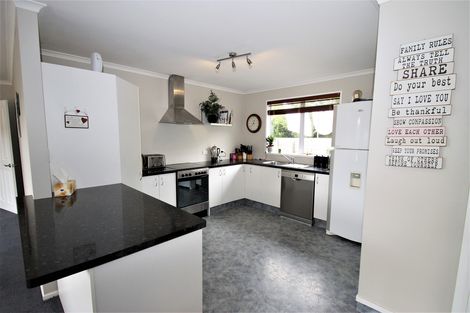 Photo of property in 80 Martin Road, Fairfield, Dunedin, 9018