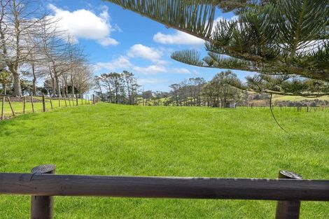 Photo of property in 70 Pomona Road, Kumeu, 0891