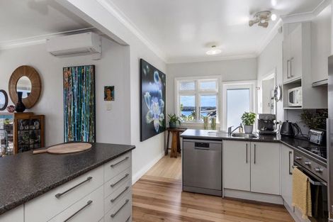 Photo of property in 2/104 Stanley Point Road, Stanley Point, Auckland, 0624