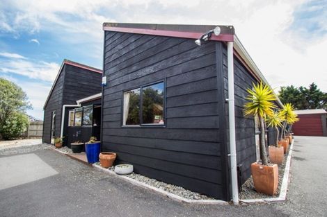 Photo of property in 18 Wood Leigh, Paraparaumu Beach, Paraparaumu, 5032