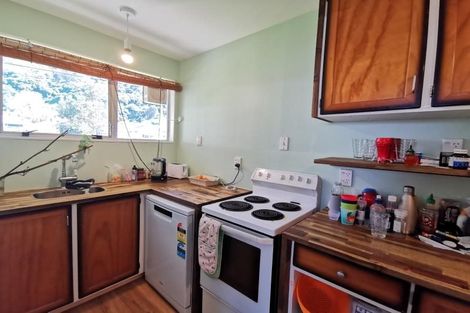Photo of property in 4/171 Queens Drive, Lyall Bay, Wellington, 6022