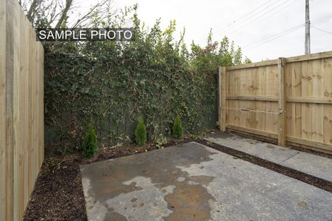 Photo of property in 2/10 Burrows Place, Frankton, Hamilton, 3204