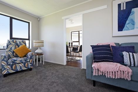 Photo of property in 13 Spriggs Crescent, Greenmeadows, Napier, 4112