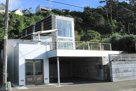 Photo of property in 257 Karaka Bay Road, Karaka Bays, Wellington, 6022
