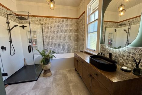 Photo of property in 71 Kent Street, Picton, 7220