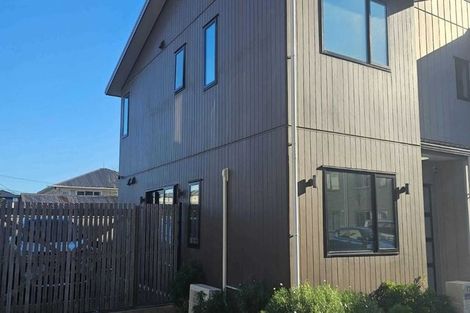 Photo of property in 12 Eileen Newey Place, Henderson, Auckland, 0612
