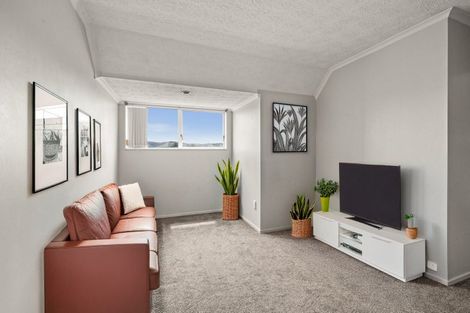 Photo of property in 53 Auckland Road, Greenmeadows, Napier, 4112